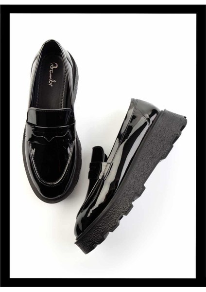Siyah Rugan Kadın Loafer Ayakkabı K01327241008