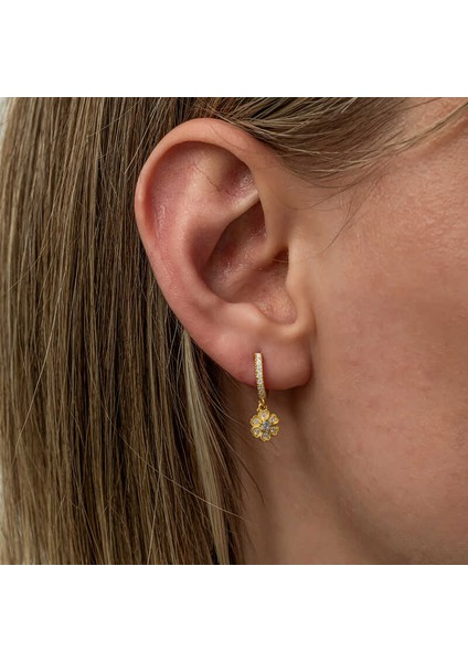 Gümüş Sallantılı Gold Minimal Çiçek Kadın Küpe