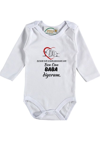 Benim Bir Kahramanım Var Ben Ona Baba Diyorum Yazılı Bebek Zıbın