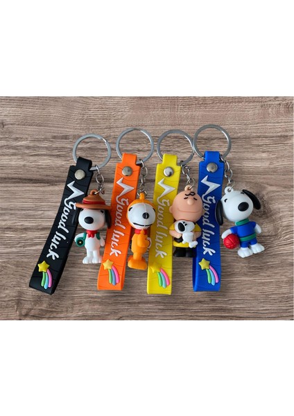 Çerçi Melek Snoopy Charlie Brown Figürlü Anahtarlık ve Çanta Aksesuarı 4'lü