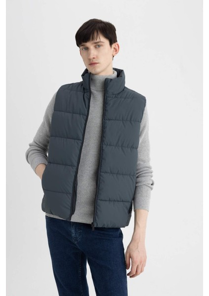 Su İtici Slim Fit Şişme Yelek Dar Kesim Dik Yaka Fermuarlı Cepli C5630AX24WN modelleri