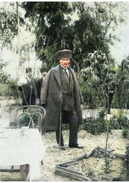 Atatürk Bahcede Gezerken PixArt Sanat Elmas Mozaik Diamond Türkiye 40*50