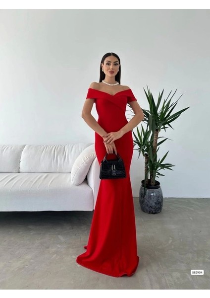 Kadın Dalgıç Kumaş Kayık Yaka ve Dekolte Detaylı Elbise fırsatları