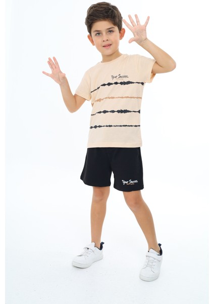 Erkek Çocuk Baskılı Şortlu Takım modelleri