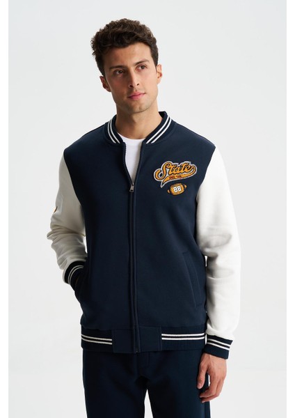 Erkek Pamuklu Regular Fit Dik Yaka Baskılı Cepli Kolej Mont Sweatshirt K28264650401 modelleri