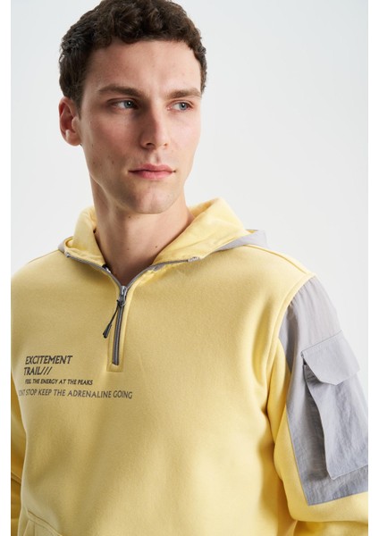 Erkek Regular Fit 3 İplik Şardonlu Sol Kol Kapak Kanguru Cepli Kapüşonlu Sweatshirt K28254627301