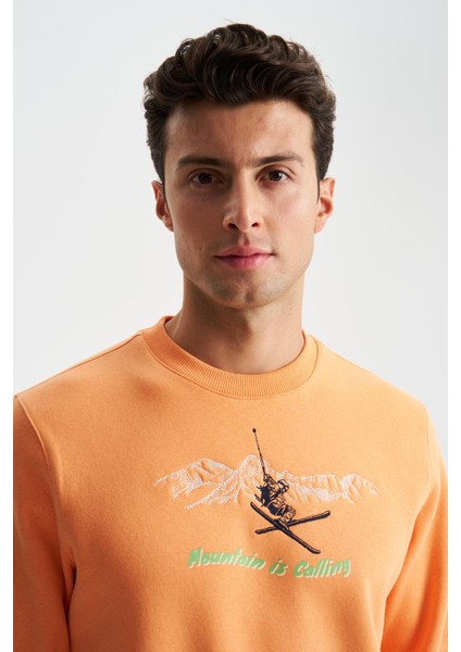 Erkek Regular Fit 3 İplik Şardonlu Pamuklu Bisiklet Yaka Sweatshirt K28124602501 fiyatları