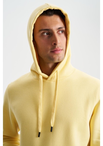 Şık Erkek Regular Fit Basic 3 İplik Şardonlu Kanguru Cepli Kapüşonlu Sweatshirt K28254627501