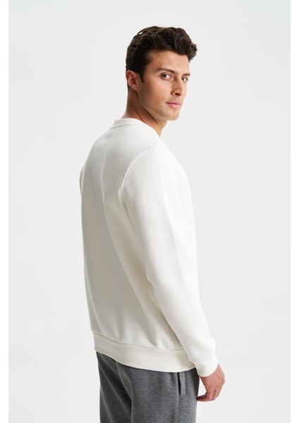 Erkek Regular Fit 3 İplik Şardonlu Pamuklu Bisiklet Yaka Sweatshirt K28124602501 fırsatları