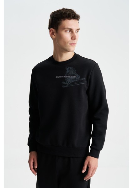 Erkek Regular Fit Pamuk Polyester Kumaş Karışımı Bisiklet Yaka Sweatshirt K28124602401 modelleri