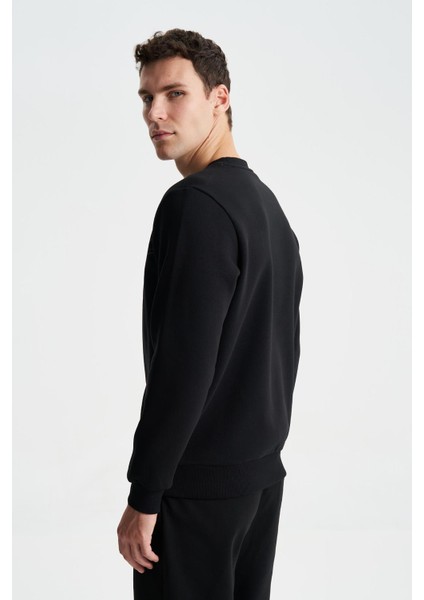 Erkek Regular Fit Pamuk Polyester Kumaş Karışımı Bisiklet Yaka Sweatshirt K28124602401 fırsatları