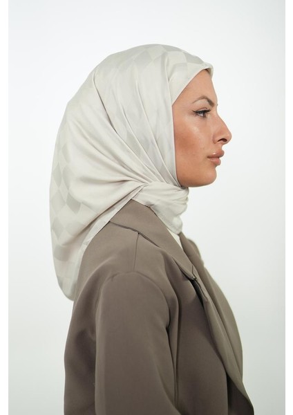 Dama Desen Ipeksi Jakar Eşarp