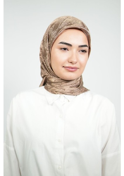 Desen Parlak Jakar Eşarp