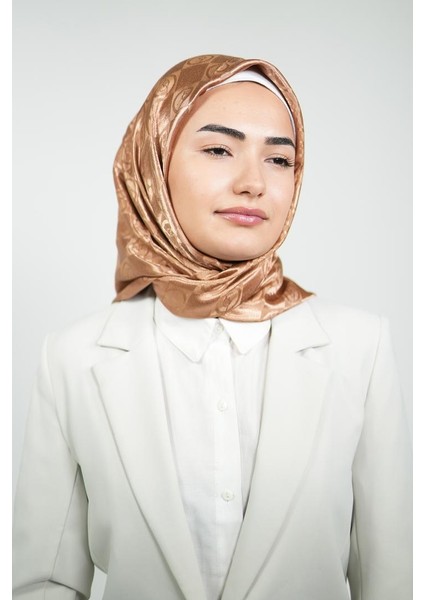 Desen Parlak Jakar Eşarp