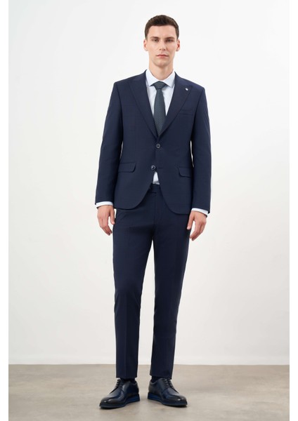 Erkek Lacivert Yünlü Platinium Ekoseli Slim Fit Mono Yaka Takım Elbise fırsatları