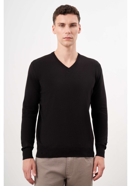 Erkek Siyah Basic V Yaka Dynamic Fit Rahat Kesim Triko