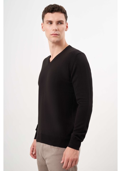 Erkek Siyah Basic V Yaka Dynamic Fit Rahat Kesim Triko modelleri