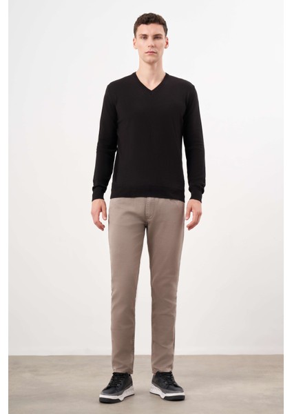 Erkek Siyah Basic V Yaka Dynamic Fit Rahat Kesim Triko fırsatları
