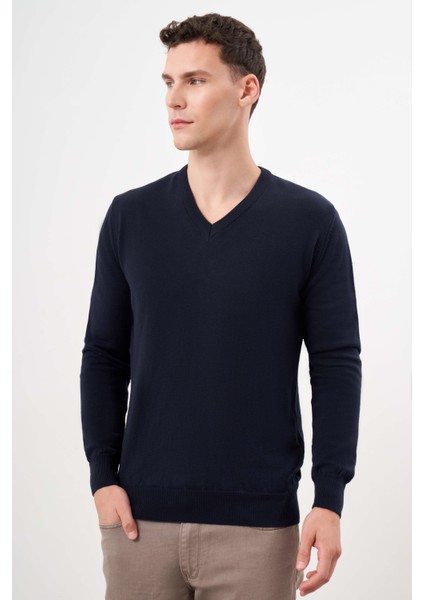 Erkek Lacivert Basic V Yaka Dynamic Fit Rahat Kesim Triko