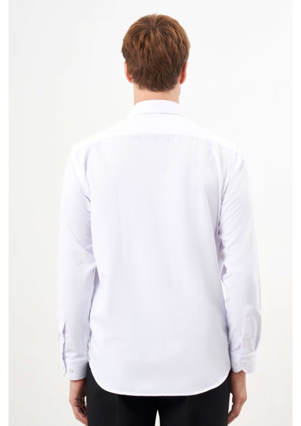 Erkek Beyaz Basic Düz Desen Sert Yaka Regular Fit Gömlek indirimleri
