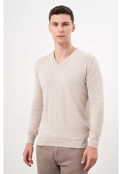 Erkek Bej Basic V Yaka Dynamic Fit Rahat Kesim Triko