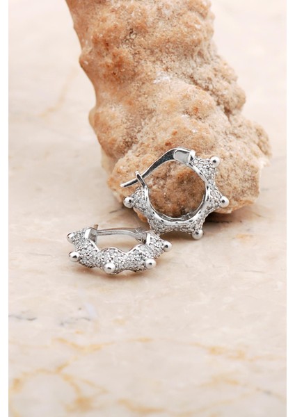 Taç Tasarım Rodyumlu Gümüş Halka Küpe 7024 modelleri