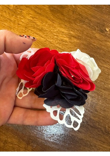 3 Renkli Tasarım Çiçekli Broş Yaka Iğnesi Giyim Aksesuarı 10X10 cm fiyatları