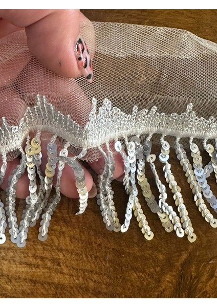 Gümüş Püsküllü Tasarım Dekoratif Şerit En 7 cm (1 Metre )