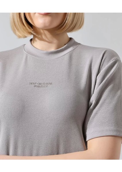 Unisex Bisiklet Yaka Baskılı Slim Fit T-Shirt - Boyalı Gri fırsatları