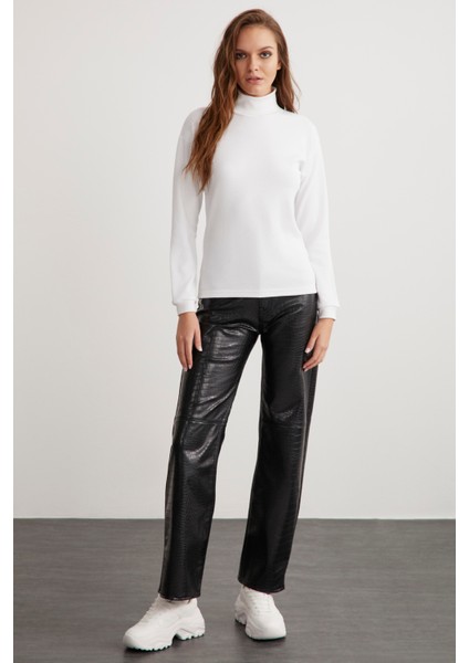 Padma Kadın Dik Yaka Dar Kesim Viskon Karışımlı Beyaz Bluz modelleri