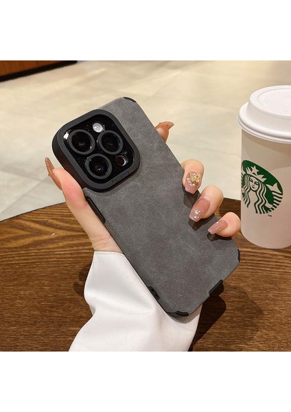 Apple iPhone 15 ile Uyumlu Suni Süet Kamera Korumalı Tiger Case