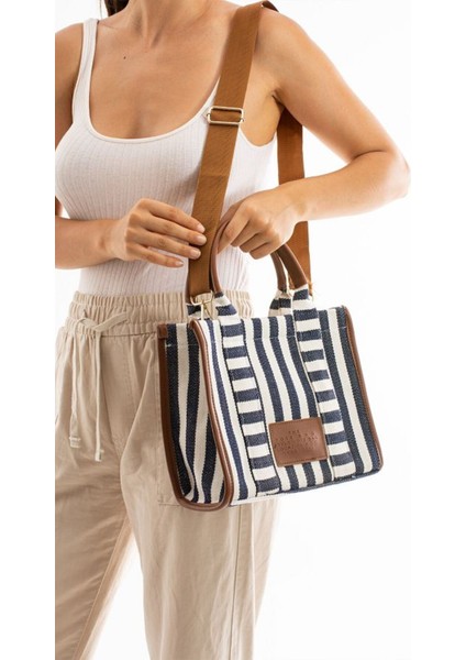 Siyah Renkli Orta Boy Kanvas Omuz Çantası