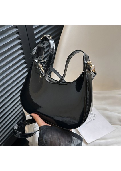 Fermuarlı Kadın Omuz Altı Çanta - El