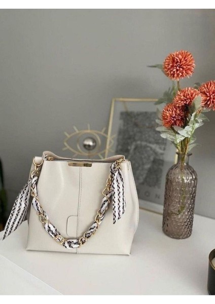 Kadın Fularlı Zincir Aksesuarlı Yumuşak Deri 3 Bölmeli El Kol ve Omuz Çantası fiyatları