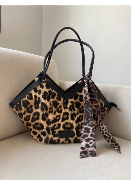 Kadın Fermuarlı Fular Detaylı Omuz Askılı Çanta fırsatları