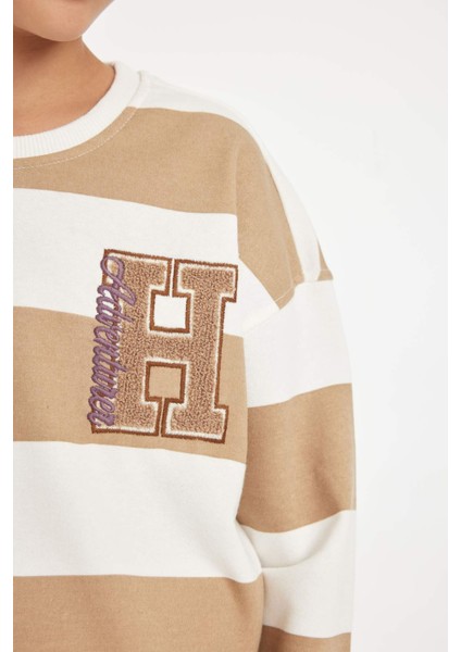 Kız Çocuk Relax Fit Bisiklet Yaka Nakışlı Sweatshirt D3862A824AU indirimleri