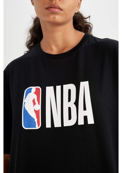 DeFactoFit NBA Wordmark Boxy Fit Bisiklet Yaka Kısa Kollu Tişört Z9313AZ24AU