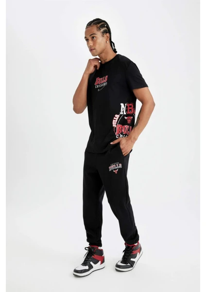 DeFactoFit NBA Chicago Bulls Kalın Jogger Eşofman Altı Standart Fit Cepli Esnek Bantlı Paça C9273AX24AU