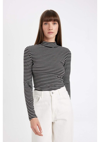 Slim Fit Dar Kesim Yarım Balıkçı Yaka Çizgili Uzun Kollu Tişört D4985AX24AU fırsatları