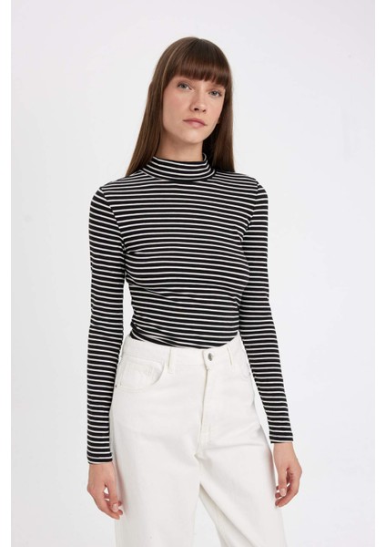 Slim Fit Dar Kesim Yarım Balıkçı Yaka Çizgili Uzun Kollu Tişört D4985AX24AU indirimleri