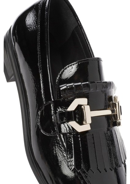 Kadın Siyah Toka Detaylı Rugan Deri Maskülen Loafer 24WFD200616