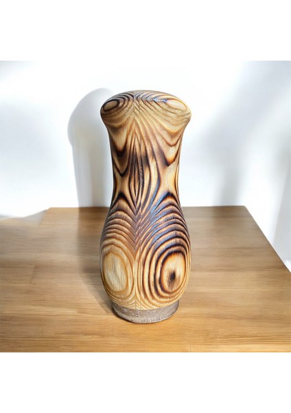 Doğal Izler: Yakma Tekniğiyle Desenlenmiş Çam Ağacı Vazo modelleri