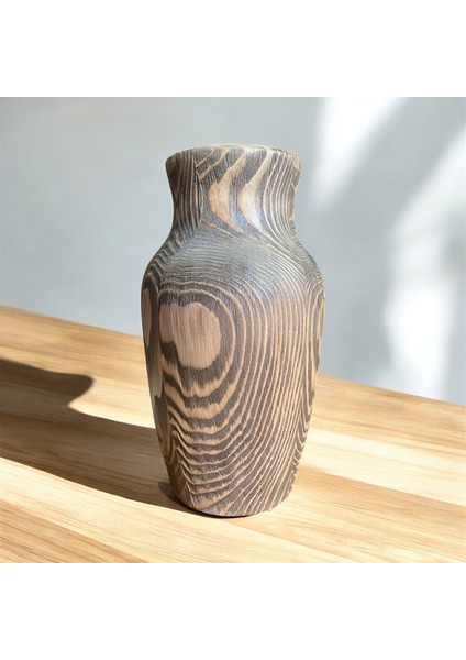 Doğanın Sanatı: Özel Işlemli Çam Ağacından Zarif Vazo modelleri