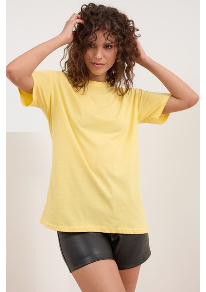 Kadın Bisiklet Yaka Kısa Kollıu Oversize T-Shirt