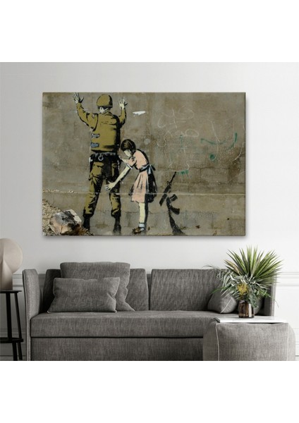 Dekoratif Kanvas Tablo Duvar Dekoru Askeri Arayan Küçük Kız Eseri Banksy 5013 Bungknv