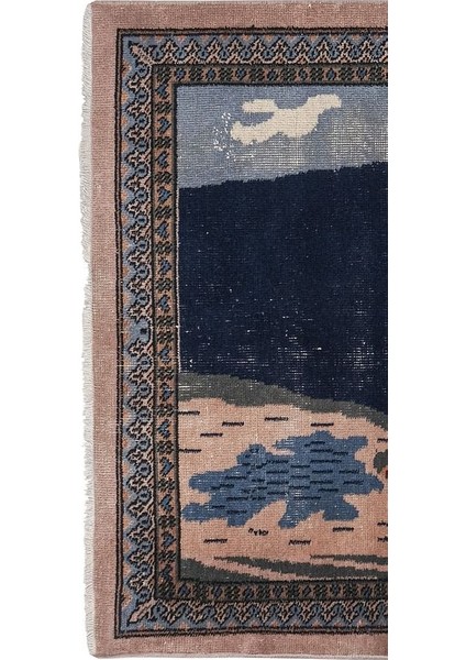 El Dokuma Hayvan Desenli Halı 98 x 122 cm