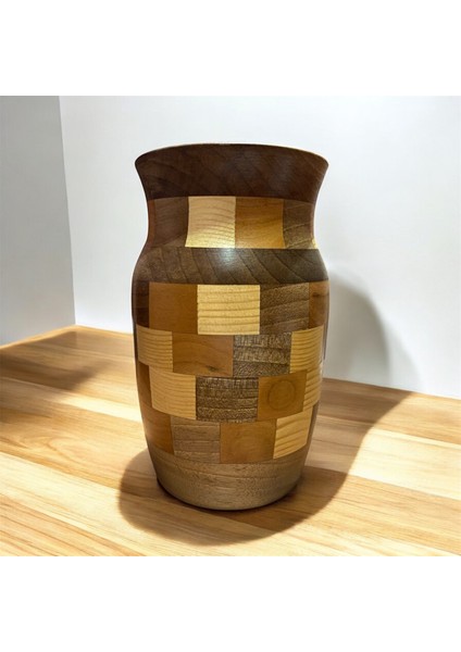 Doğanın Harmanı: Ceviz, Çam ve Kayın Ağaçlarından El Yapımı Ahşap Vazo indirimleri