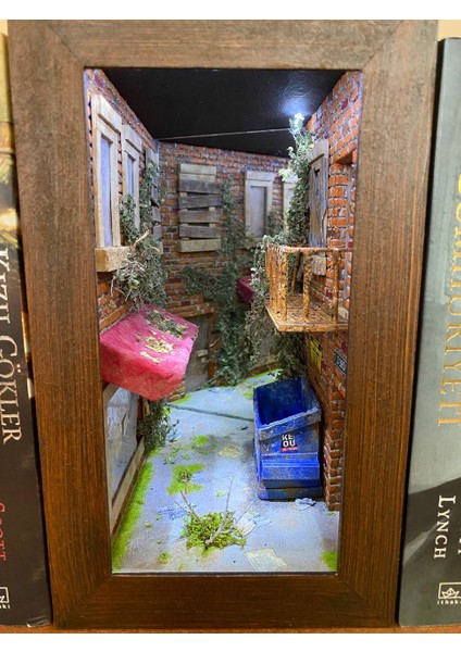 The Last Of Us Book Nook -Tlou Book Nook ve Kütüphane Süsü