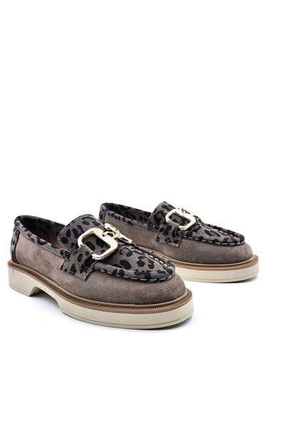 SV011 Süet Deri Vizon Renk Leopar Baskı Tokalı Kadın Loafer Ayakkabı