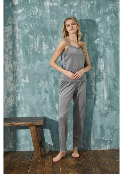 Kadın Ip Askılı Ince Dantel Detaylı Sabahlıklı Kışlık Kadife 3'lü Pijama Takımı-Çeyizlik Set fırsatları
